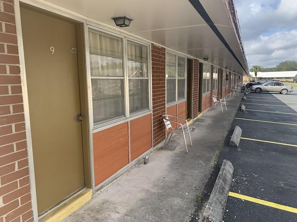 Motel 8 Lake City photo 1