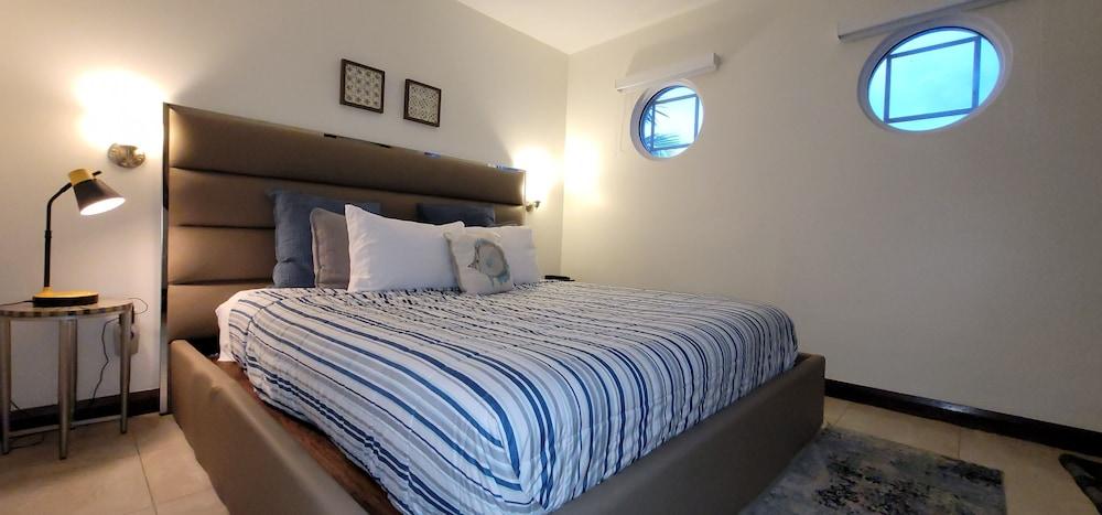 Strand Ocean Drive Suites photo 3