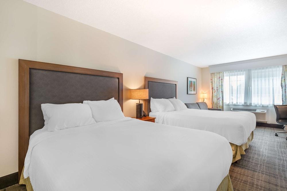 Best Western Plus University Park Inn & Suites photo 78