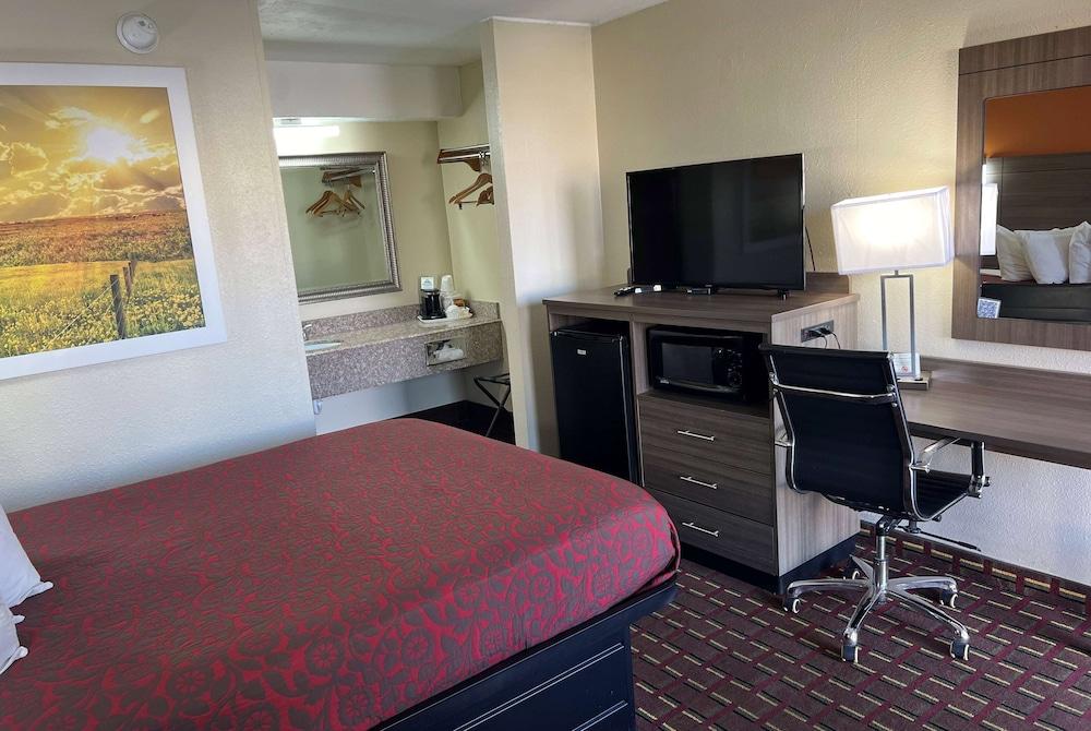 Days Inn by Wyndham El Reno photo 7