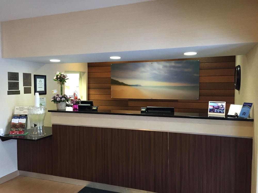 Spark by Hilton Traverse City photo 2