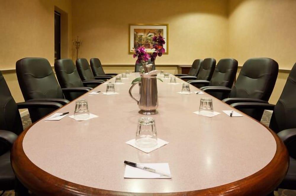 Hampton Inn Glendale Milwaukee, WI photo 14