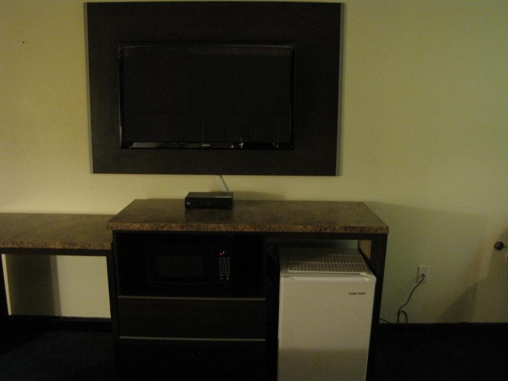 Budget Host Inn photo 17