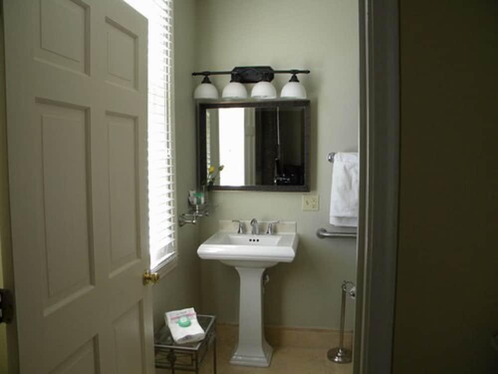 The Smith House photo 45
