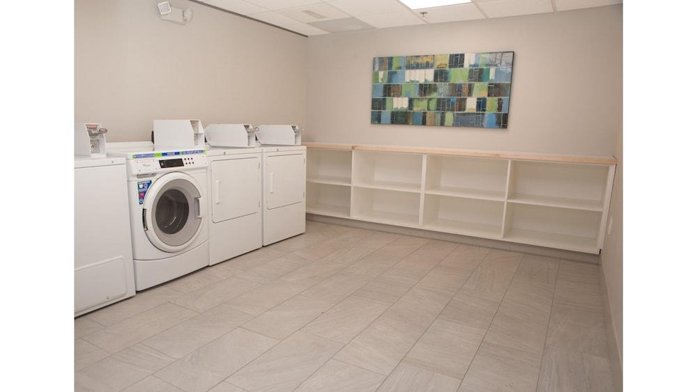 Holiday Inn Express & Suites Norfolk by IHG photo 19