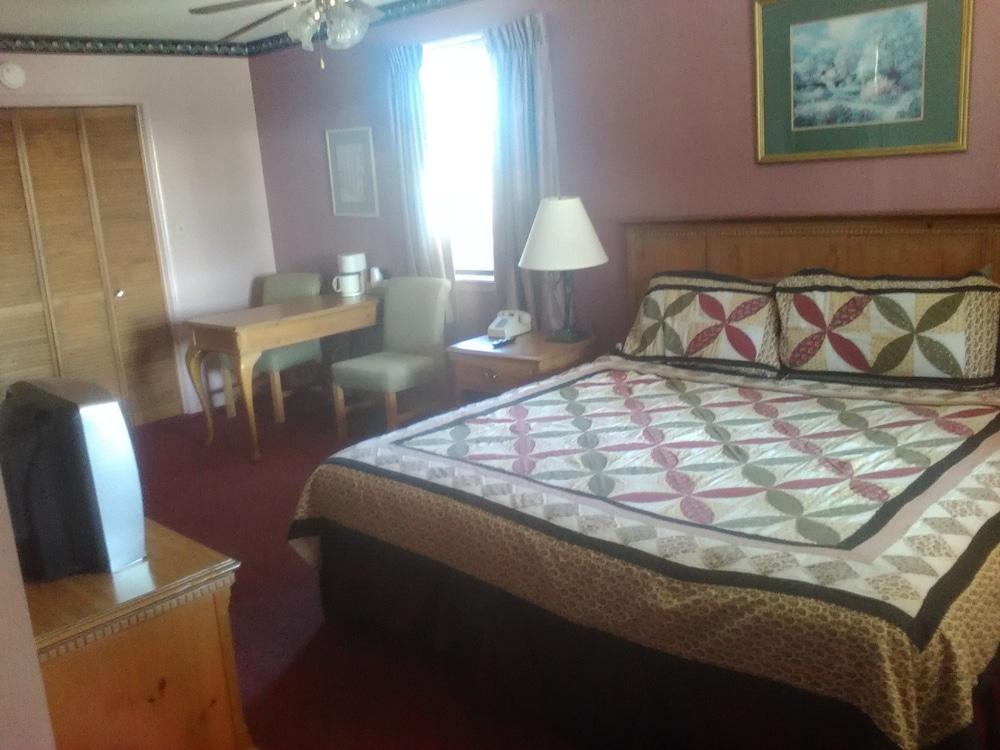 The Razorback Lodge photo 7