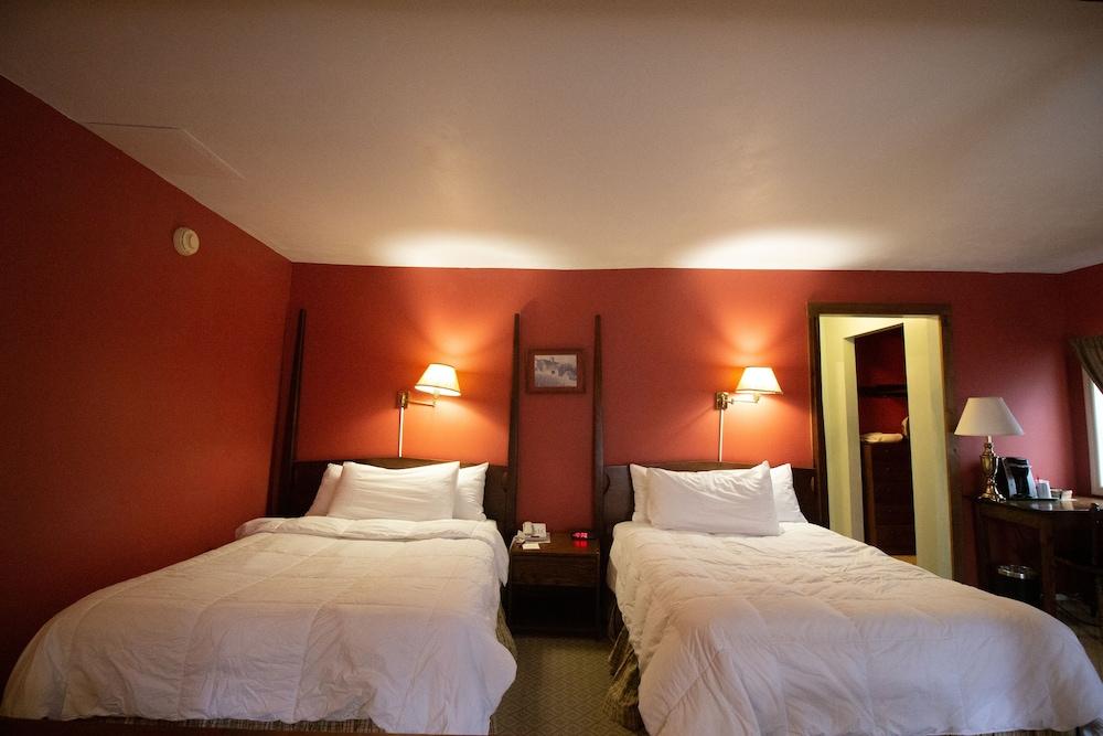 Delamater Inn photo 12