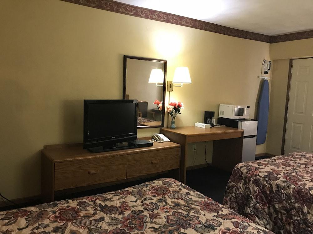 West Motel photo 6