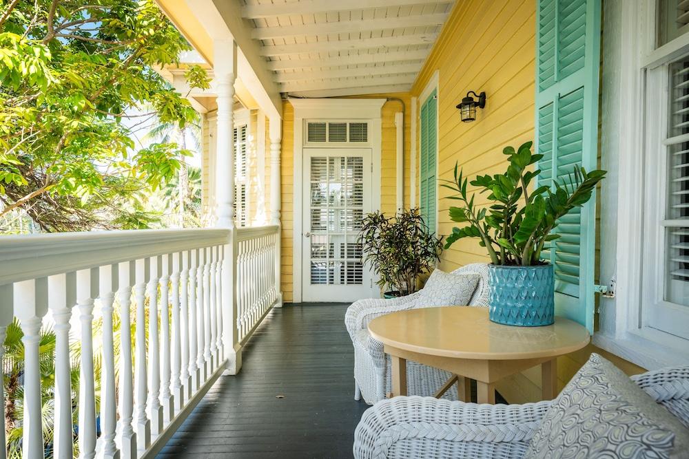 Southernmost House photo 37