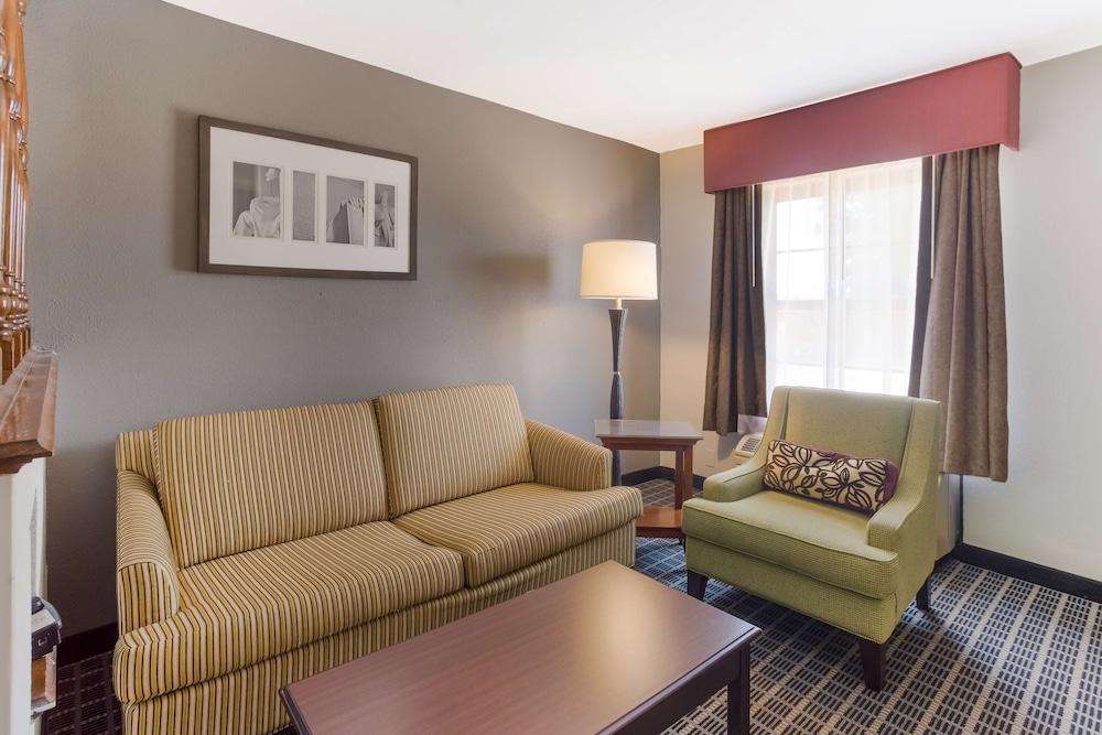 SureStay Plus Hotel by Best Western Greenwood photo 15