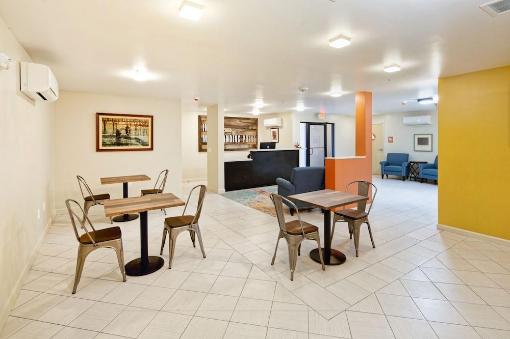 Inn At Moss Landing Point photo 35
