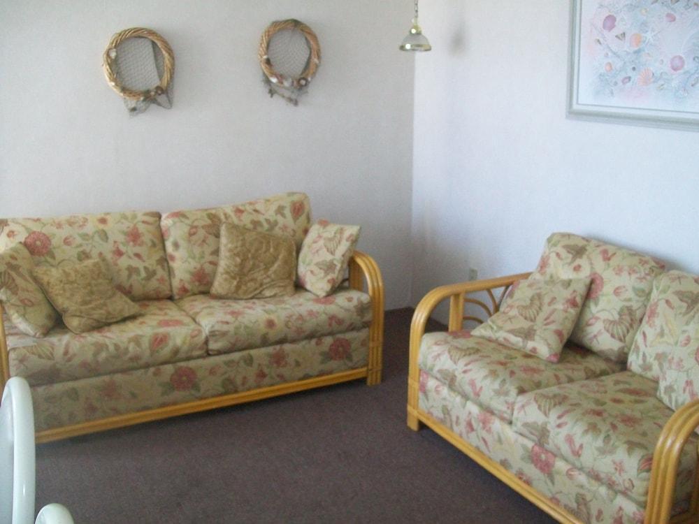 Monterey Motel photo 3