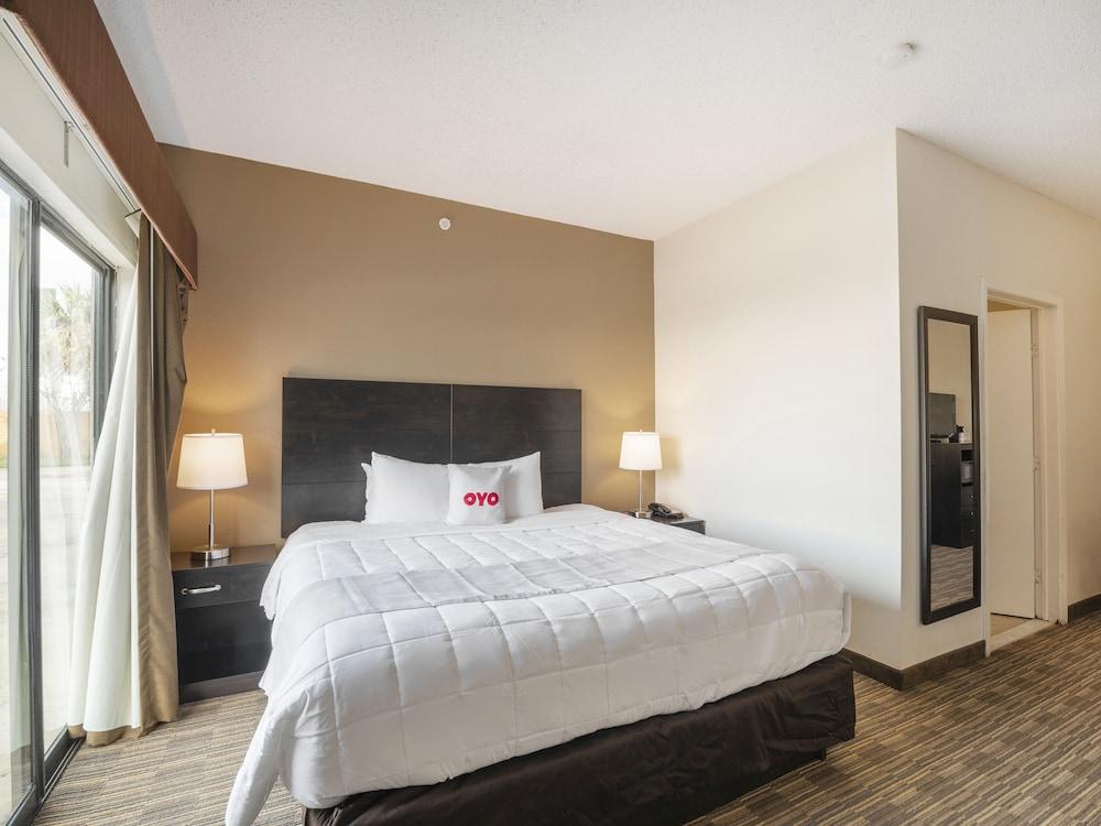 Baymont by Wyndham Houston North photo 23