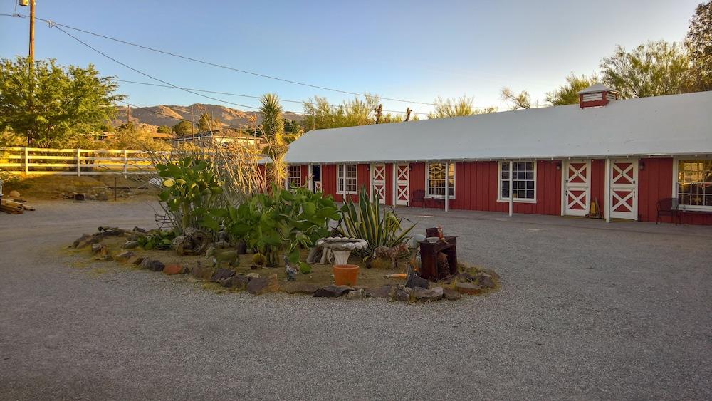 Joshua Tree Ranch House photo 35
