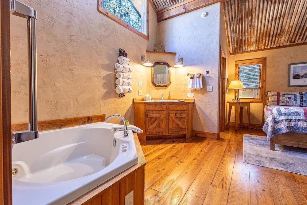 Ruidoso Lodge Cabins photo 37