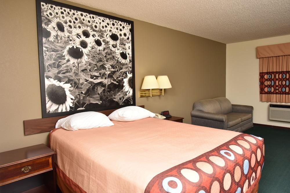 Super 8 by Wyndham Springfield/Battlefield photo 21