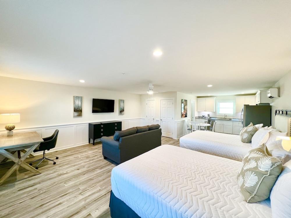 Saltwater Suites photo 29