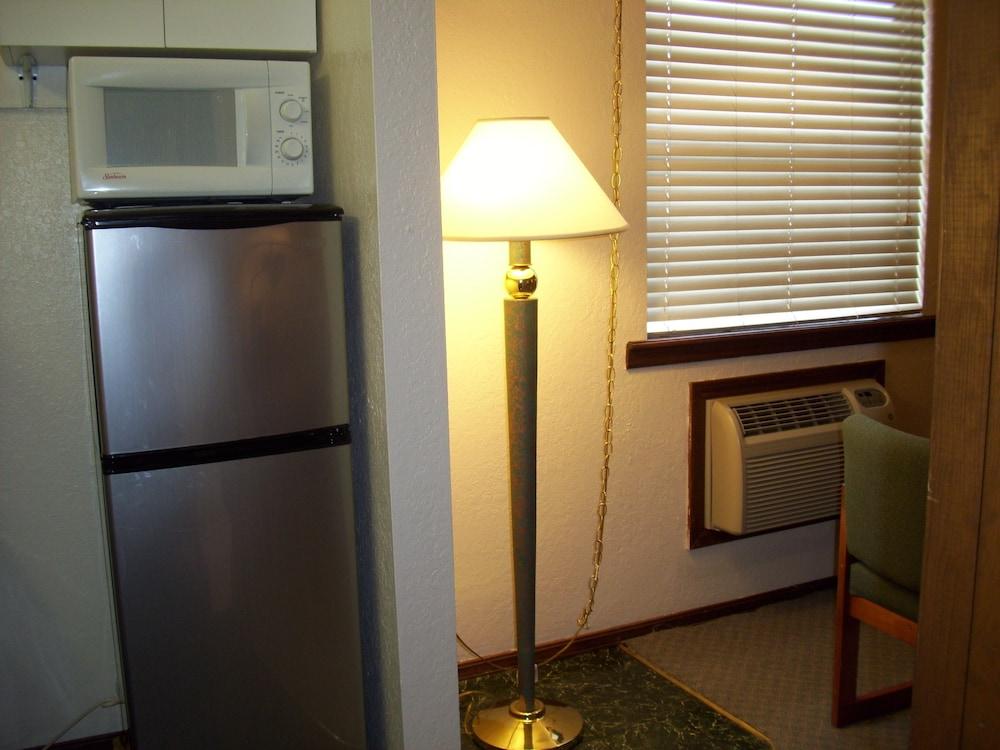 Travelers Inn Motel photo 50