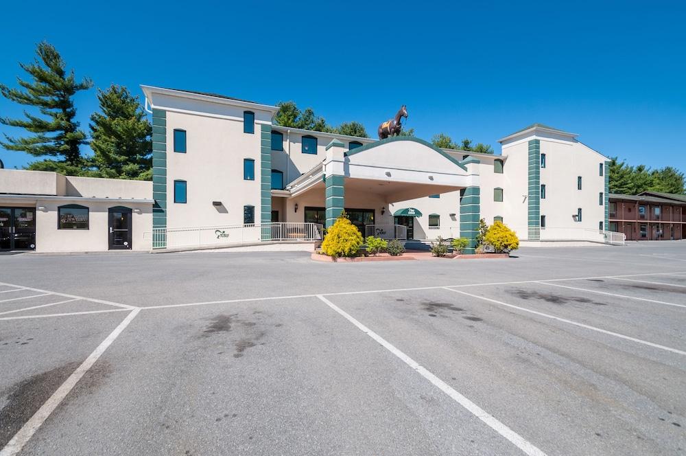 Rodeway Inn & Suites Charles Town — hotel in Charles Town
