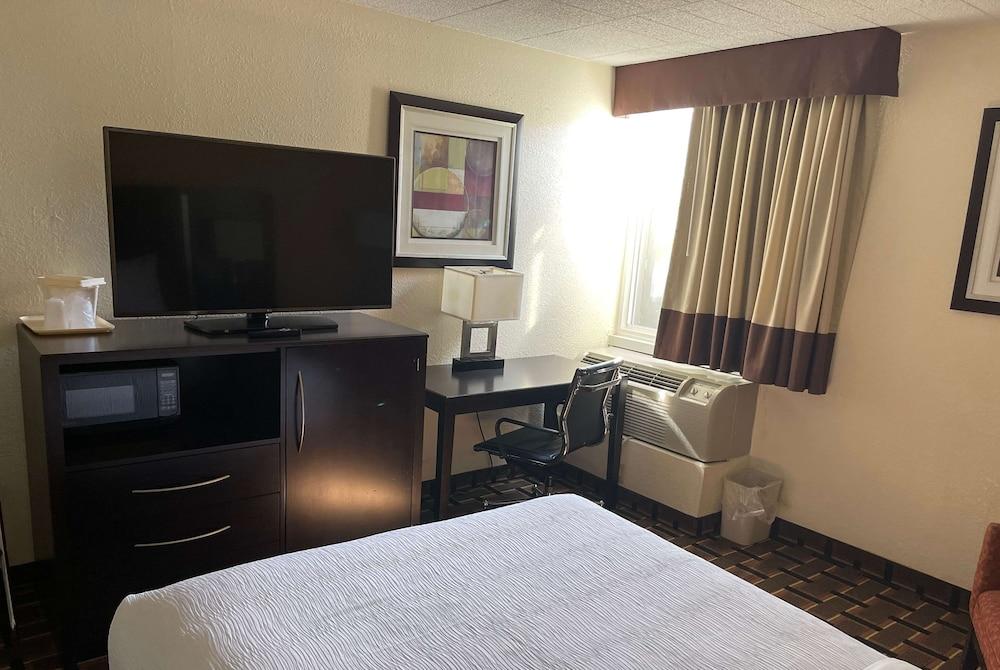 Comfort Inn Dunmore - Scranton East photo 11