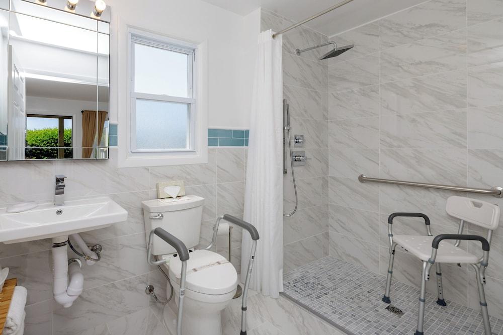 Ocean Resort Inn photo 37