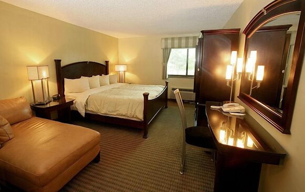Marvin's Garden Inn photo 21