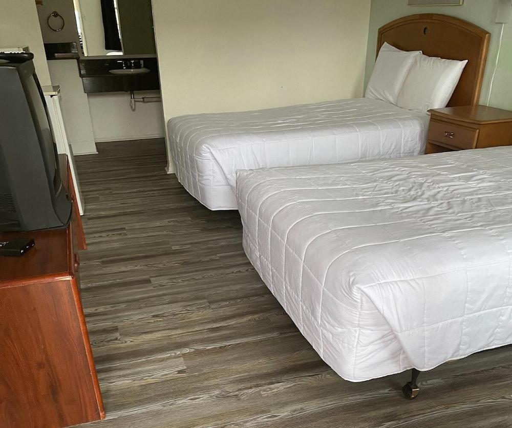 Nights Inn - Richfield photo 5