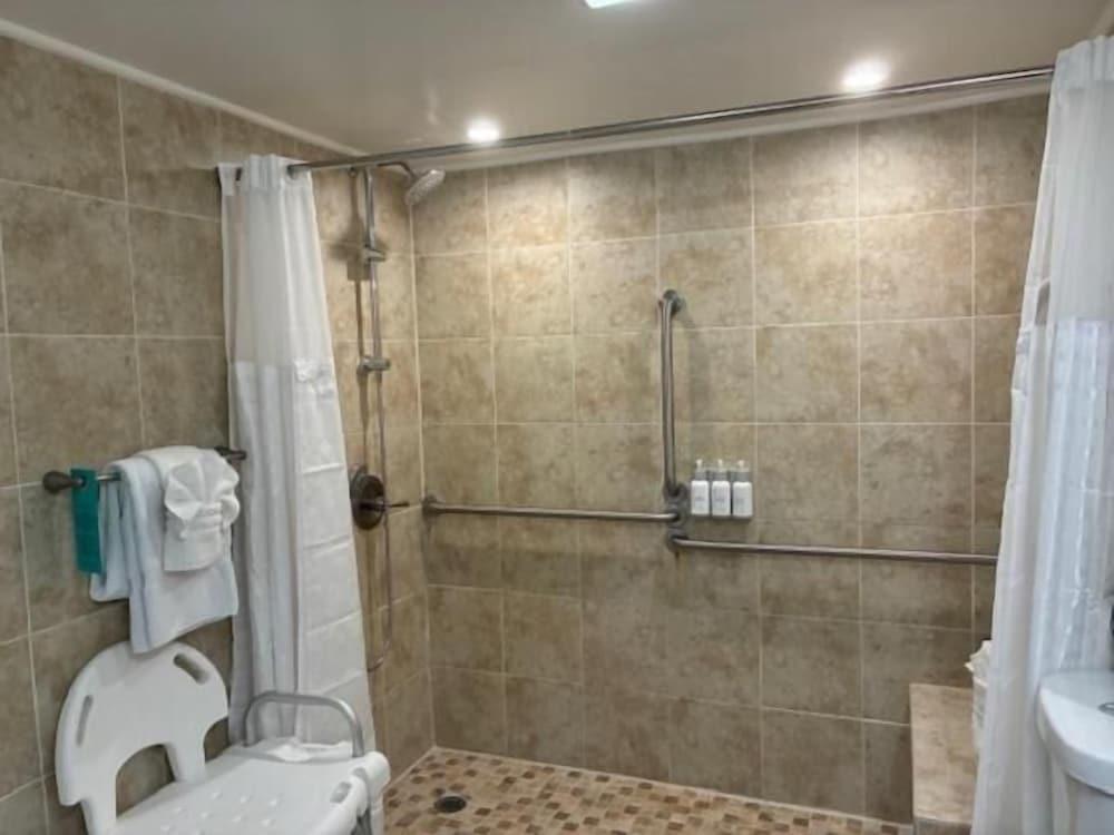 Sea Breeze Inn photo 2