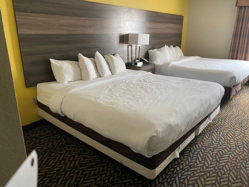 Baymont by Wyndham Oklahoma City Airport photo 12