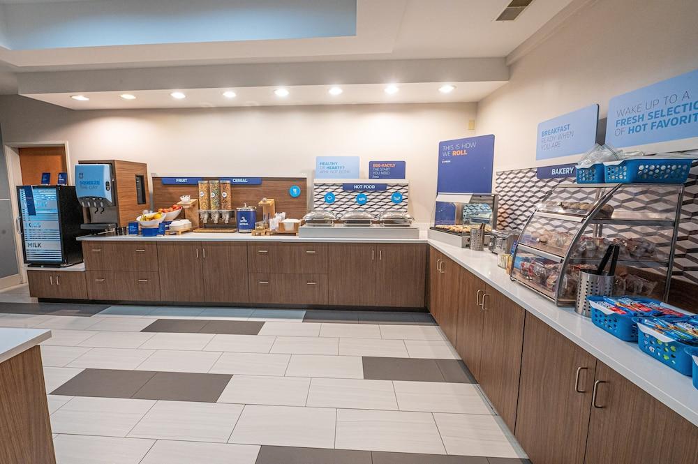Holiday Inn Express Hotel & Suites Goshen by IHG photo 57