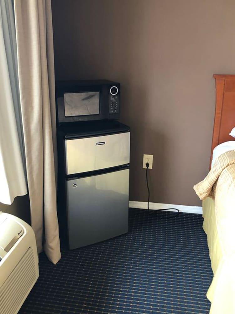America's Best Inn photo 17