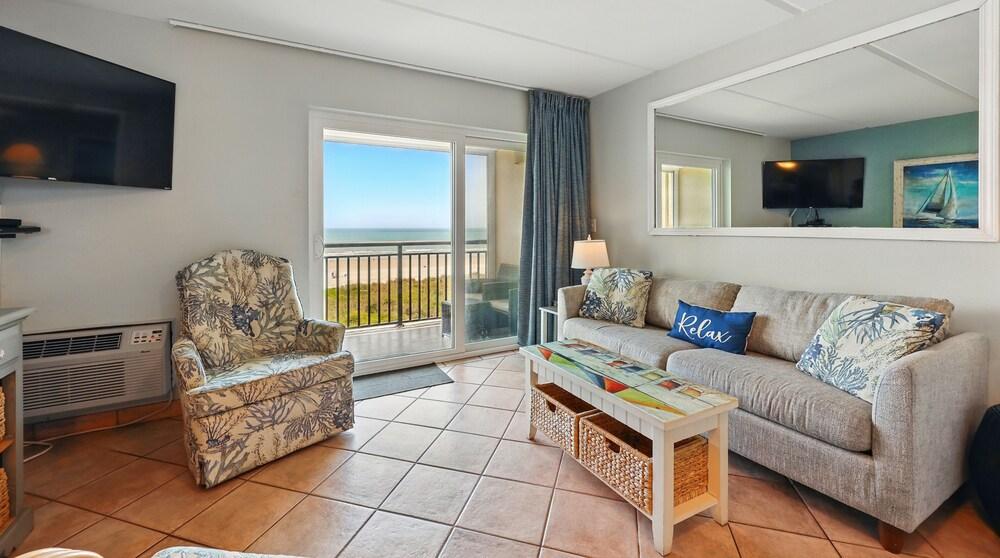 Beacher's Lodge Oceanfront Suites photo 19