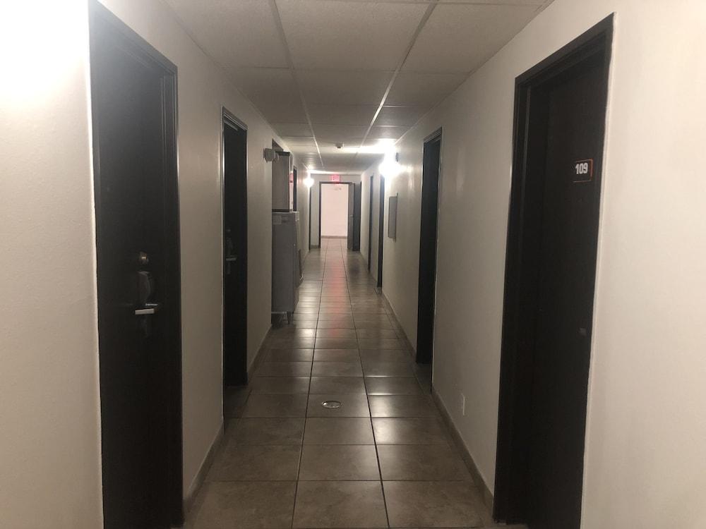 Troy Inn and Suites photo 7
