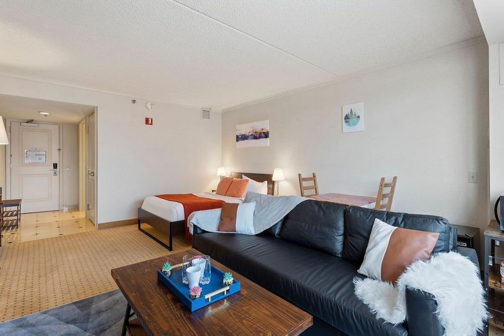 CozySuites at Showboat photo 18