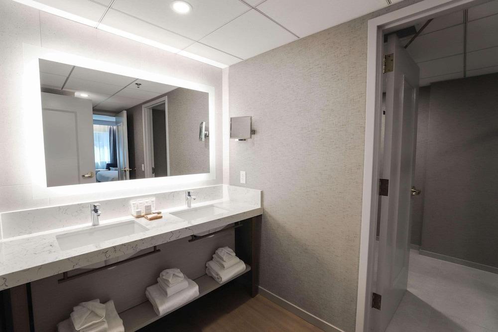 Radisson Plaza Hotel at Kalamazoo Center photo 40