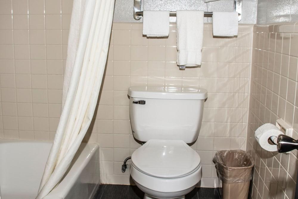 Budget Inn Carthage photo 8