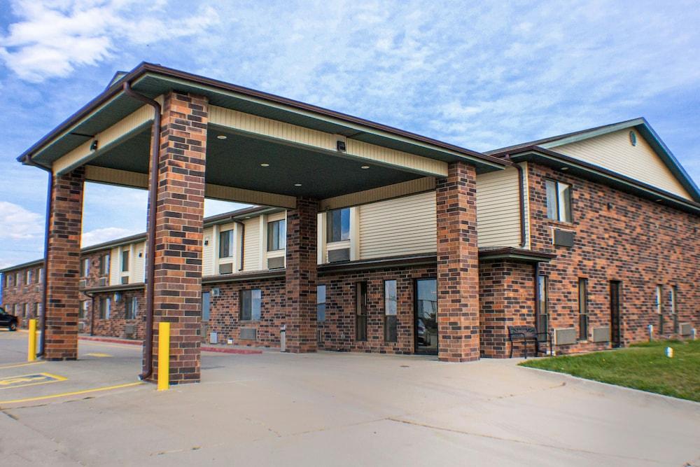 Victorian Inn & Suites photo 66