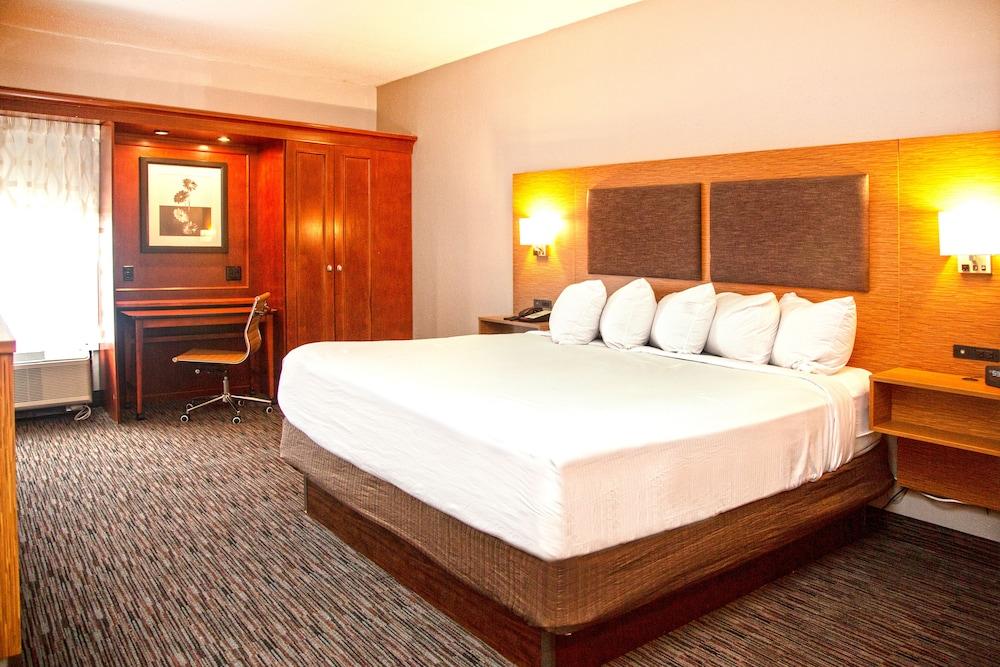 MainStay Suites Springfield IL photo 21