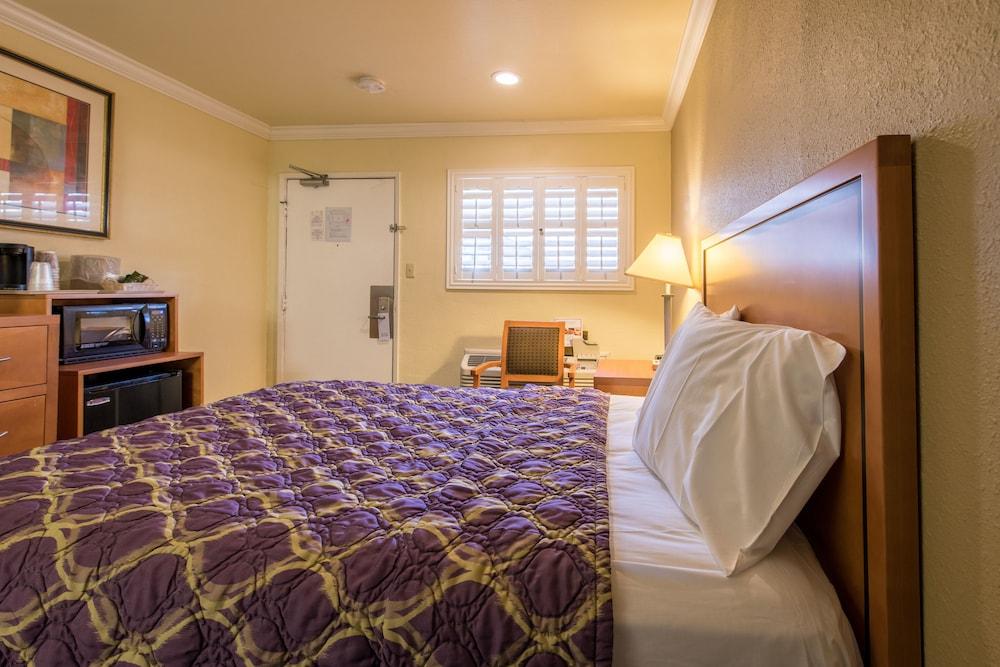 SOMA Park Inn – Civic Center photo 4