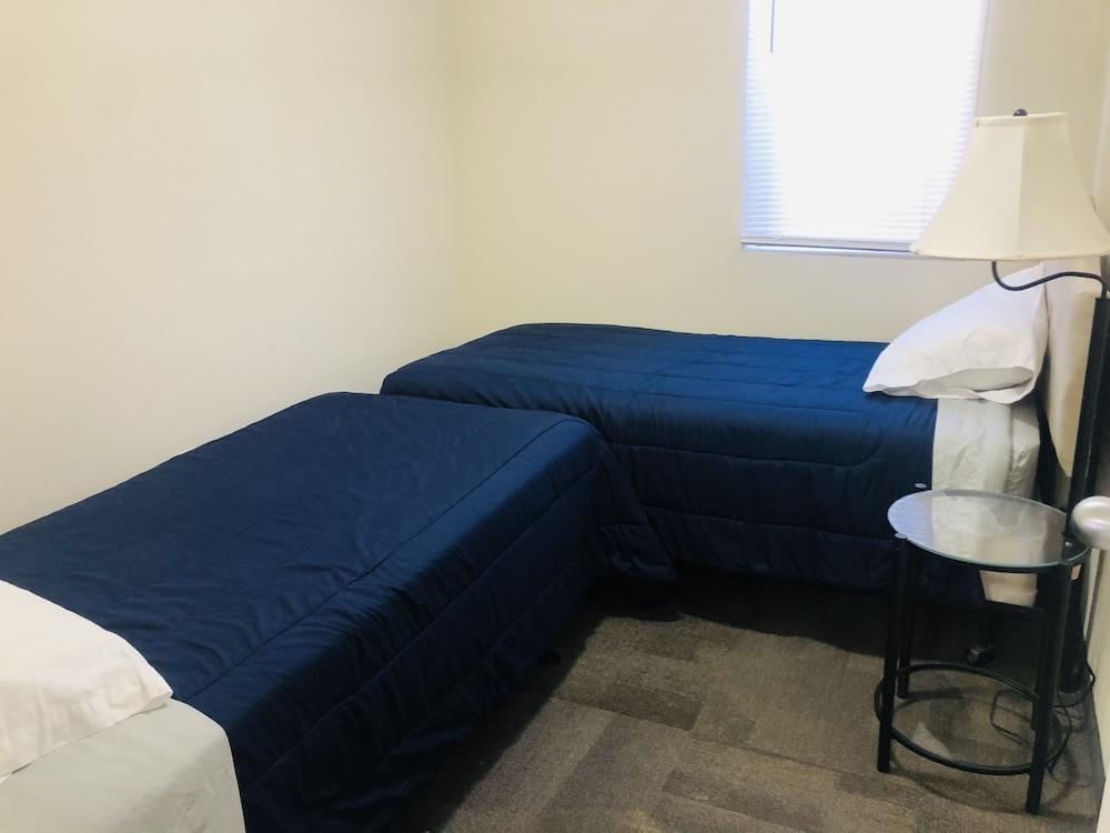 Thunderbird Motel photo 5