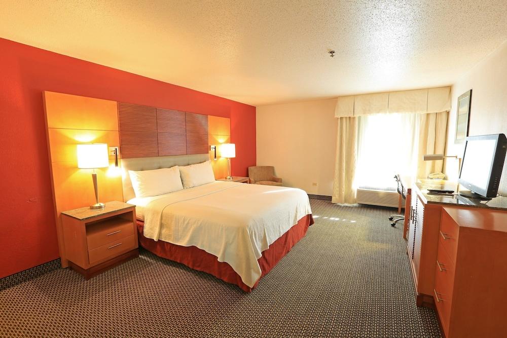 Days Inn by Wyndham Calumet Park photo 6