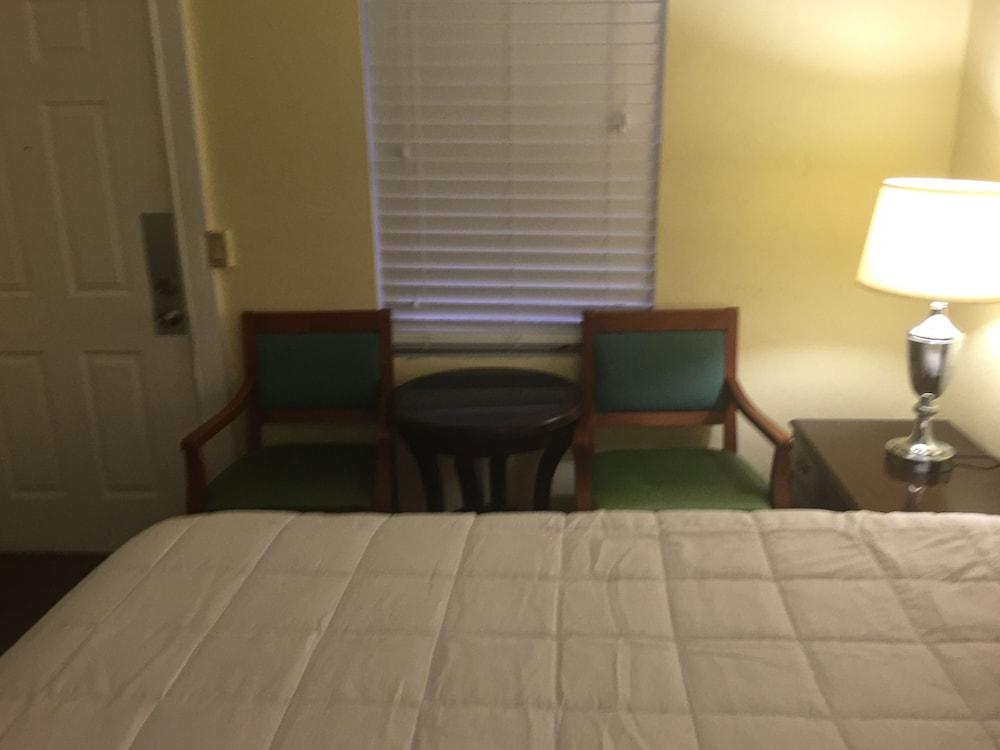 Family Inn photo 20