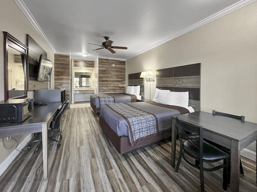Rodeo Lodge photo 25