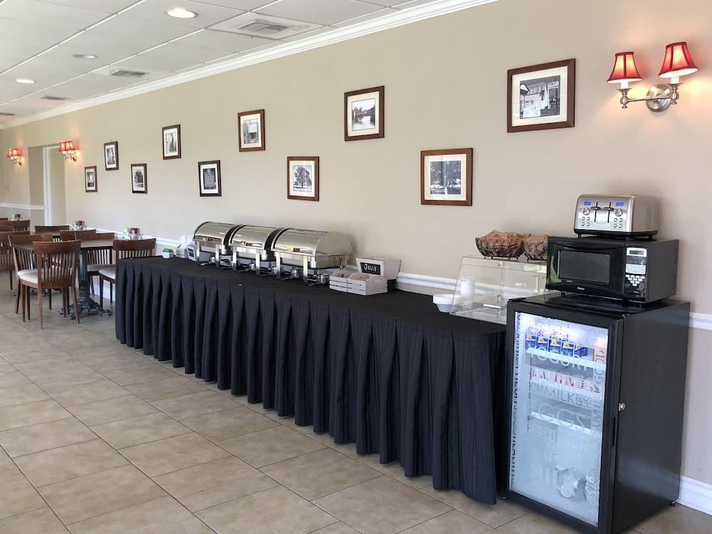 Ramada by Wyndham New Iberia photo 47