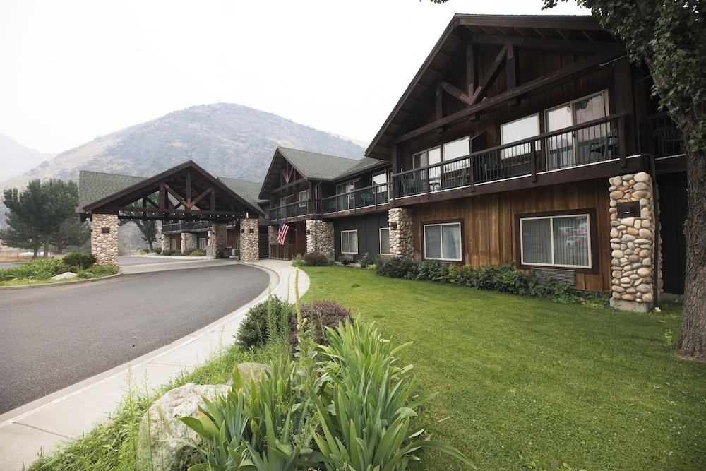 Salmon Rapids Lodge photo 3