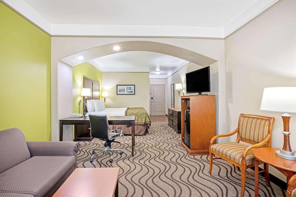 La Quinta Inn & Suites by Wyndham Corpus Christi Airport photo 6