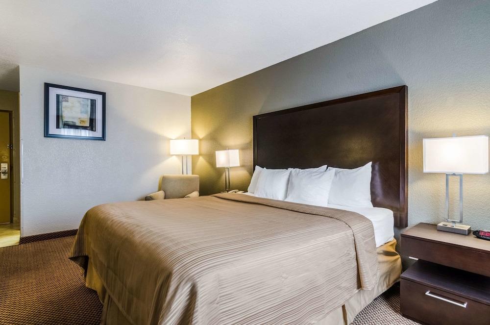 Quality Inn & Suites Winfield photo 24