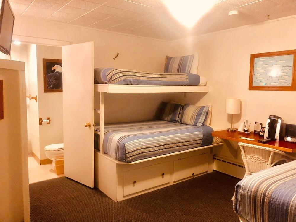Driftwood Inn and Seaside Lodges photo 35