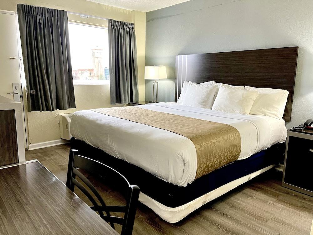 Red Carpet Inn & Suites photo 30