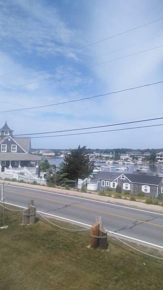 Mariner's Point Resort photo 32